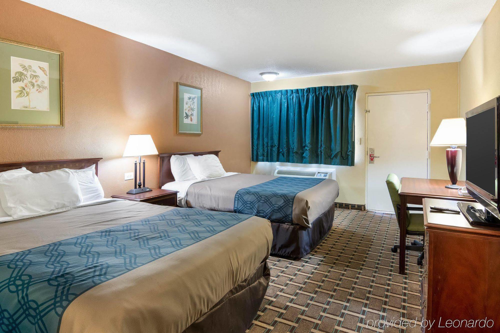 Econo Lodge Town Center Virginia Beach Exterior photo